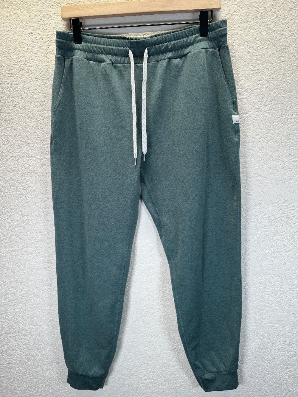 Vuori Womens Jogger The Rise The Shine Sz. M Medium Pull on Adjustable Logo Gym - Picture 2 of 13